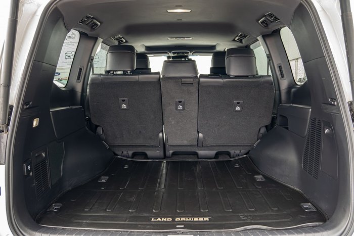 2024 Toyota Landcruiser Sahara ZX