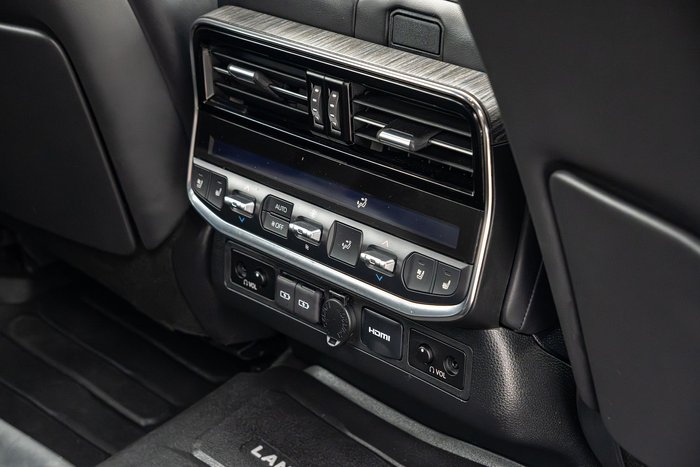 2024 Toyota Landcruiser Sahara ZX