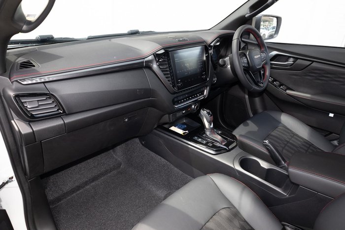 2025 Isuzu D-MAX X-TERRAIN