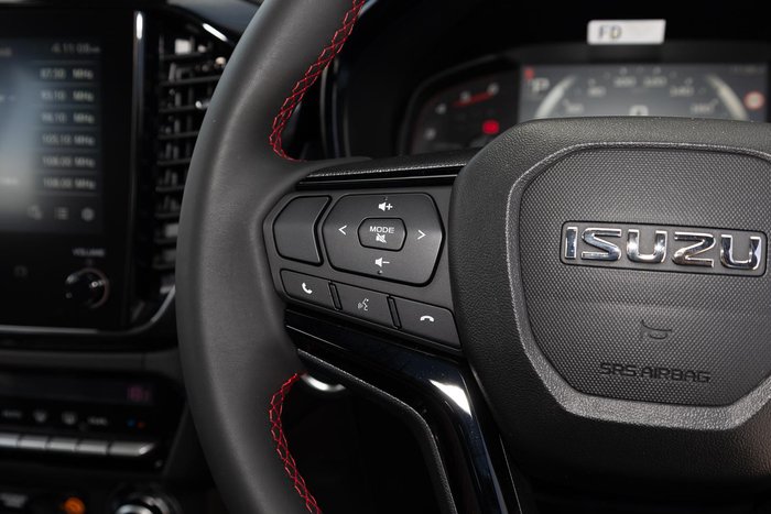 2025 Isuzu D-MAX X-TERRAIN