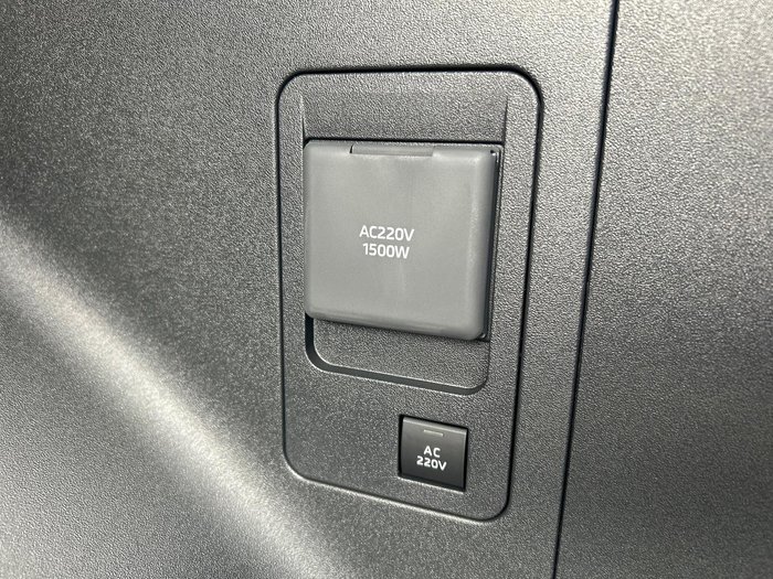 2025 Subaru Solterra AWD Touring