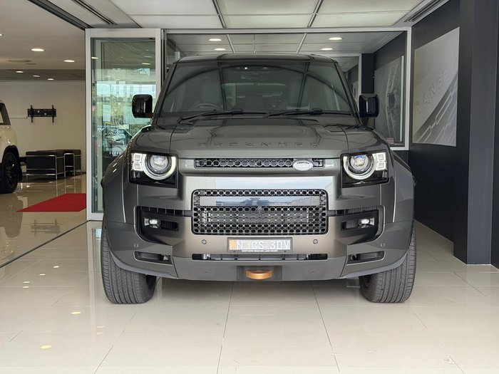 2025 Land Rover Defender 110 P635 OCTA Edition One