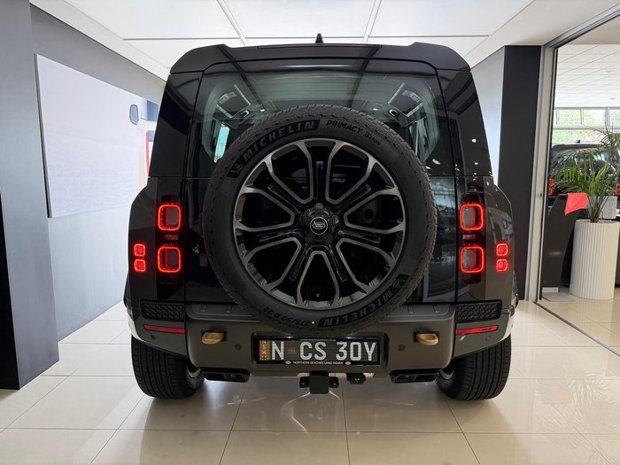 2025 Land Rover Defender 110 P635 OCTA