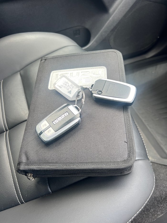 2020 Isuzu MU-X Onyx Edition