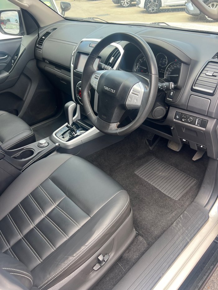 2020 Isuzu MU-X Onyx Edition