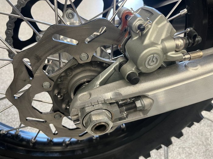 2025 HUSQVARNA FE450 NEBULA WHITE