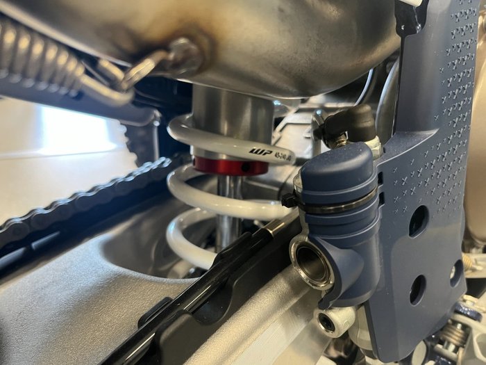 2025 HUSQVARNA FE450 NEBULA WHITE