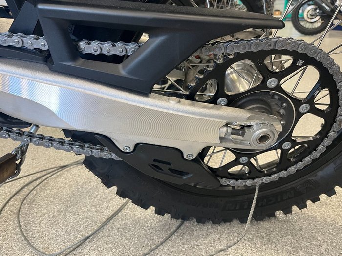 2025 HUSQVARNA FE450 NEBULA WHITE