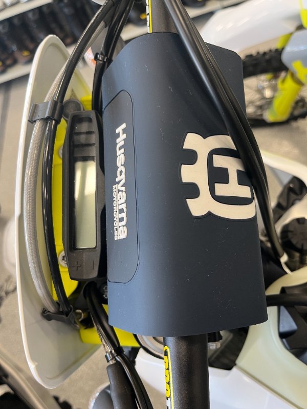 2025 HUSQVARNA FE450 NEBULA WHITE