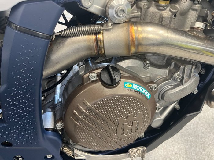 2025 HUSQVARNA FE450 NEBULA WHITE