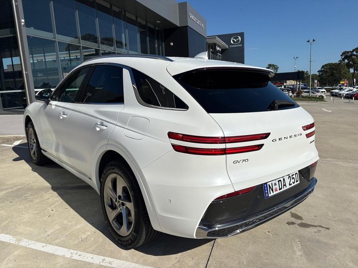 2024 Genesis GV70 2.5T ADVANCED