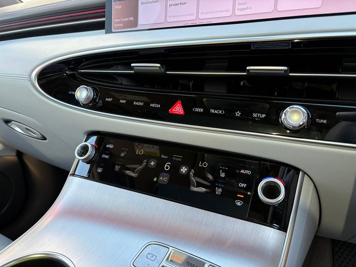 2024 Genesis GV70 2.5T ADVANCED