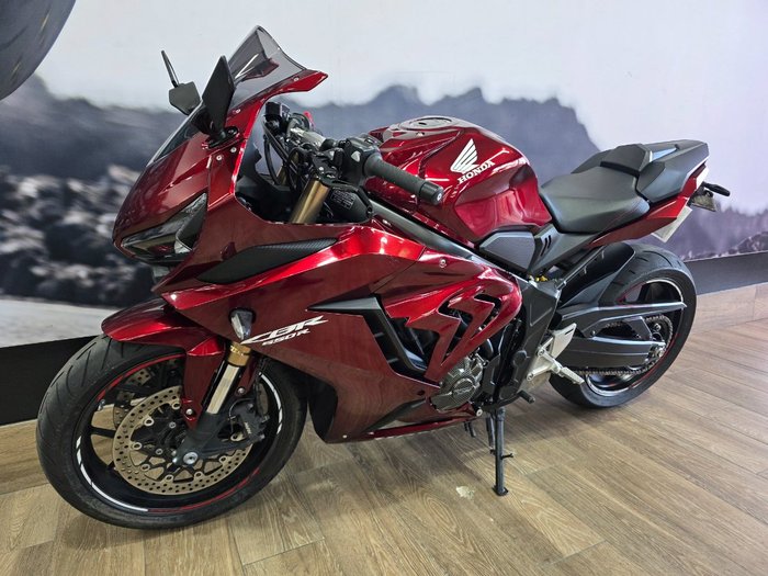 2021 Honda CBR650R RED