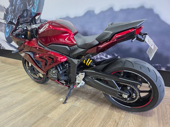 2021 Honda CBR650R RED
