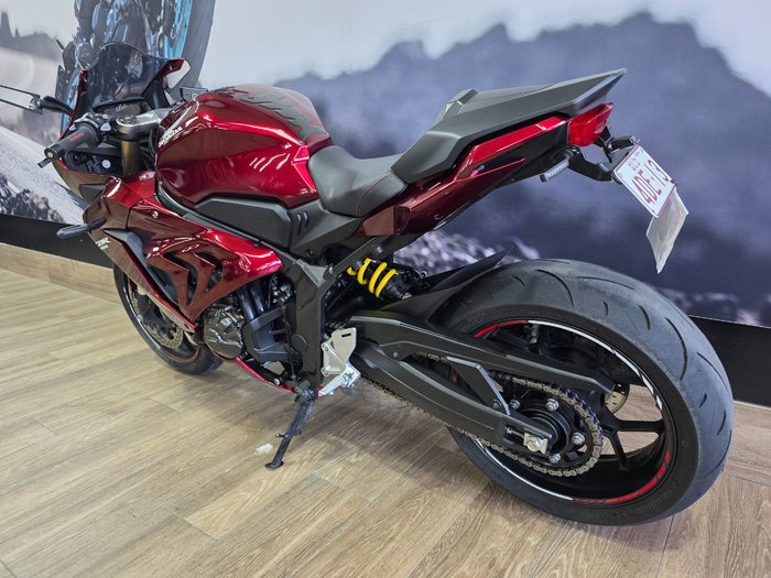 2021 Honda CBR650R RED