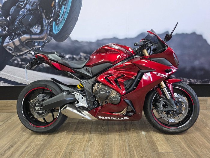 2021 Honda CBR650R RED