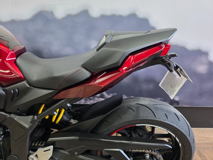 2021 Honda CBR650R RED