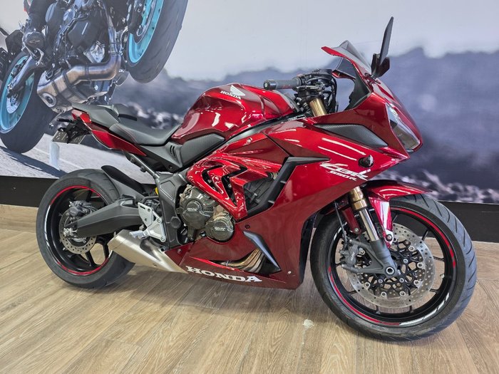 2021 Honda CBR650R RED