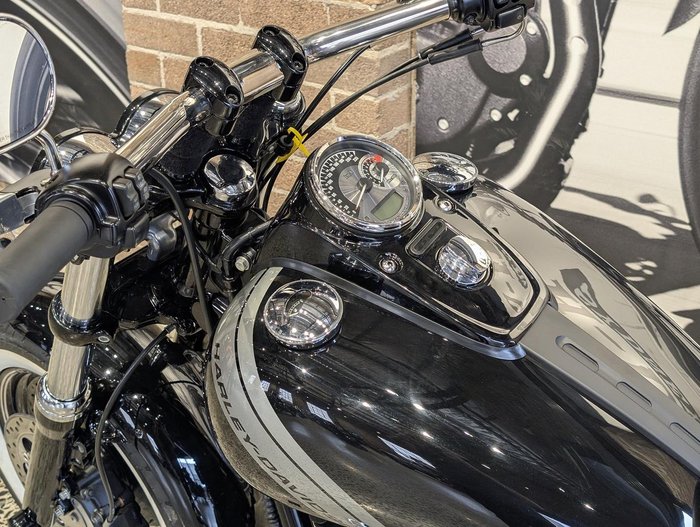2014 Harley-Davidson Dyna Fat Bob 103 (FXDF) Dyna Black
