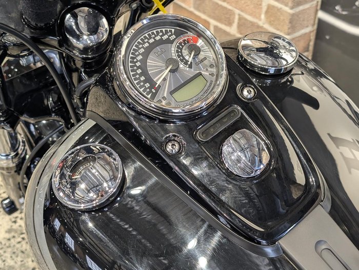 2014 Harley-Davidson Dyna Fat Bob 103 (FXDF) Dyna Black