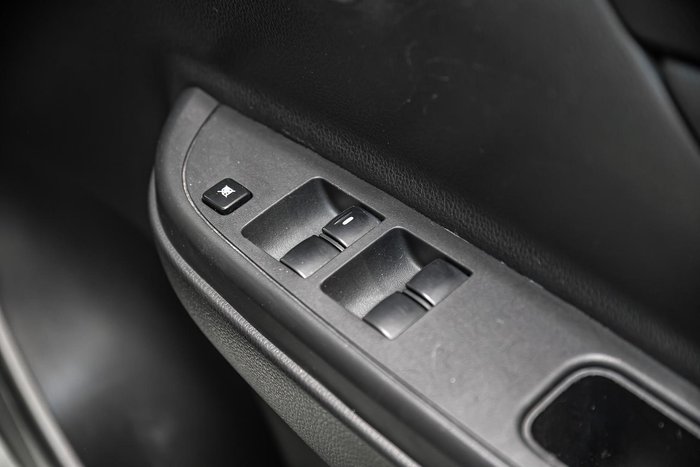 2021 Mitsubishi Triton GLX MR MY21 4X4 Dual Range White