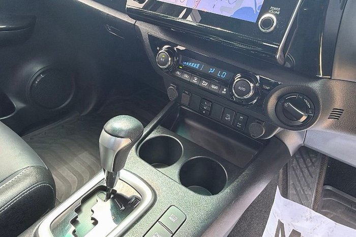 2020 Toyota Hilux SR5