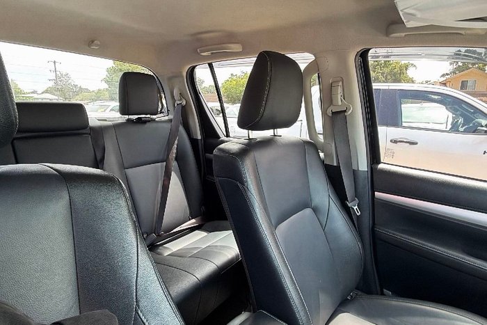 2020 Toyota Hilux SR5