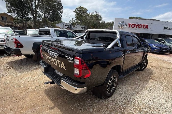 2020 Toyota Hilux SR5