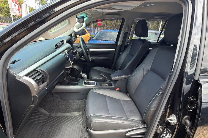 2020 Toyota Hilux SR5