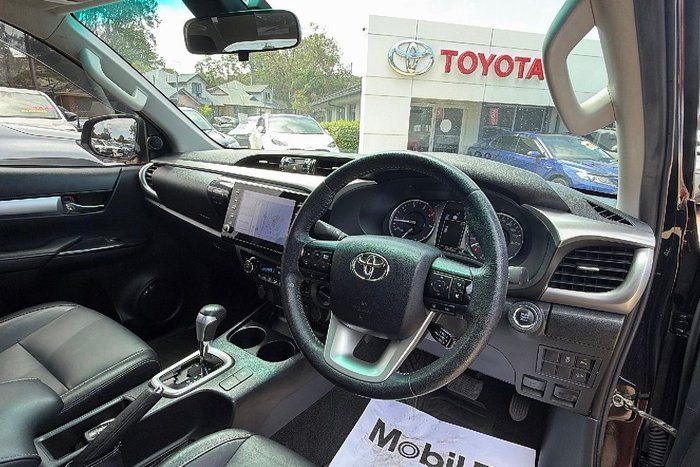 2020 Toyota Hilux SR5