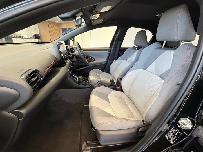 2021 Toyota Yaris ZR