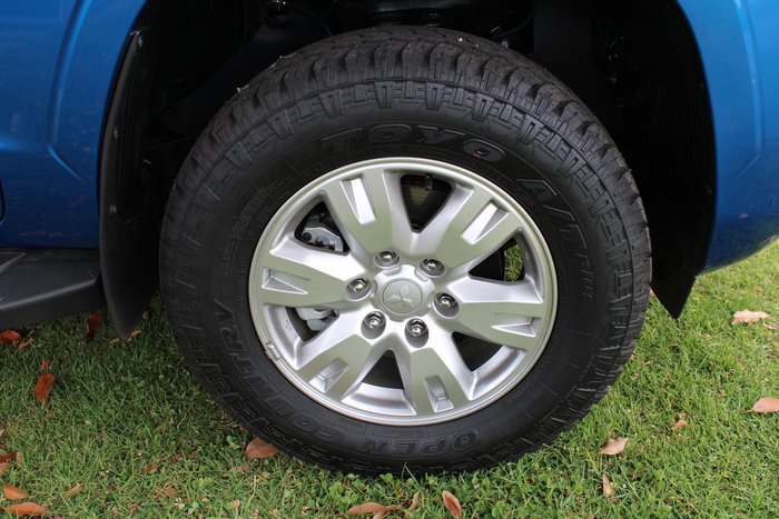 2025 Mitsubishi Triton GLX+