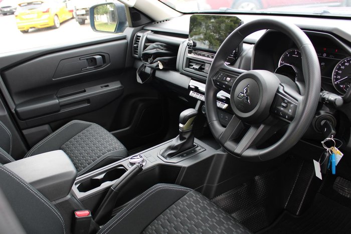 2025 Mitsubishi Triton GLX+