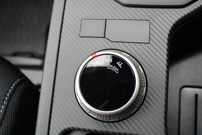 2025 Mitsubishi Triton GLX+