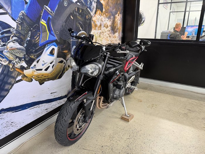 2019 Triumph STREET TRIPLE R BLACK
