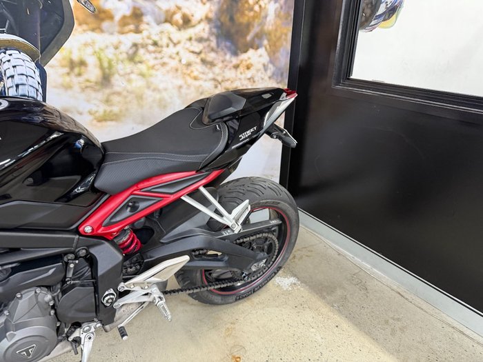 2019 Triumph STREET TRIPLE R BLACK