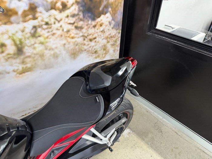 2019 Triumph STREET TRIPLE R BLACK