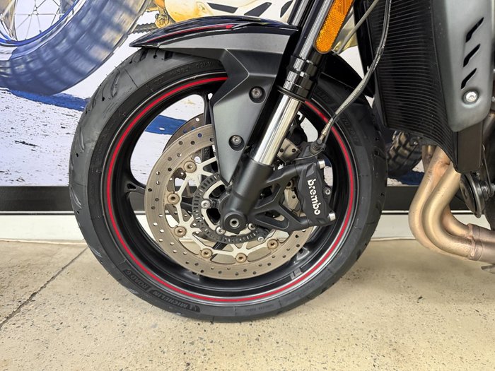 2019 Triumph STREET TRIPLE R BLACK