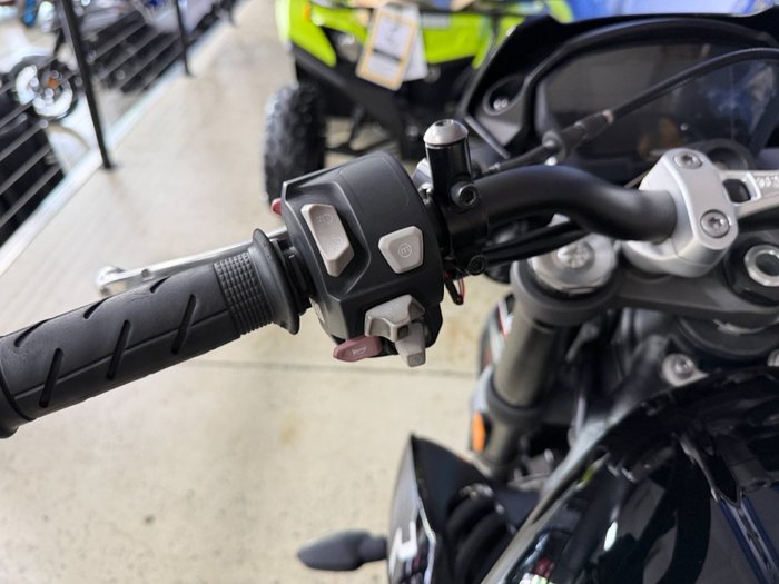 2019 Triumph STREET TRIPLE R BLACK