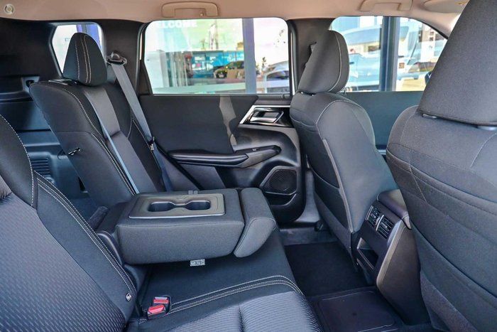 2025 Mitsubishi Outlander PHEV ES ZM MY24 AWD White