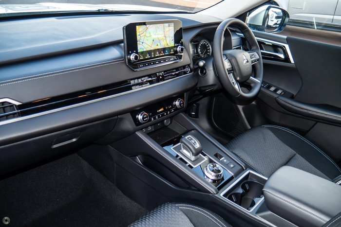 2025 Mitsubishi Outlander LS ZM MY24 Sterling Silver