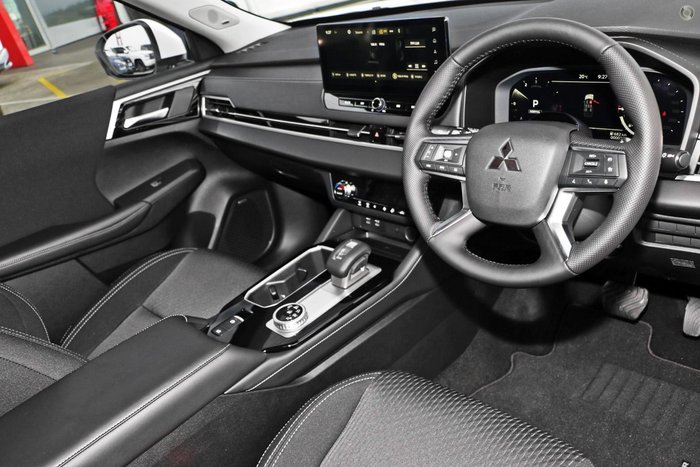 2025 Mitsubishi Outlander LS ZM MY25 White