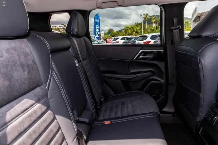 2025 Mitsubishi Outlander Aspire ZM MY24 Sterling Silver