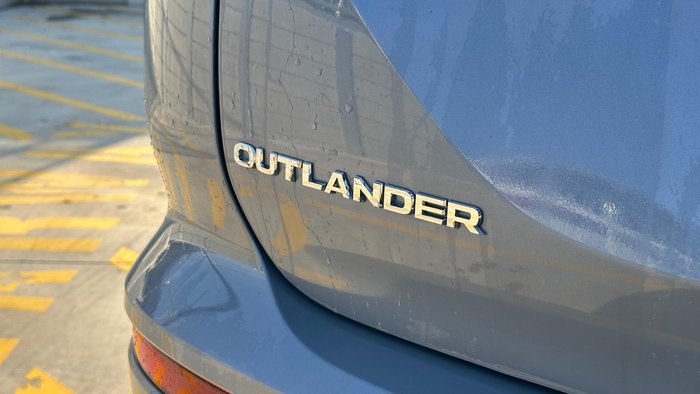 2025 Mitsubishi Outlander Aspire