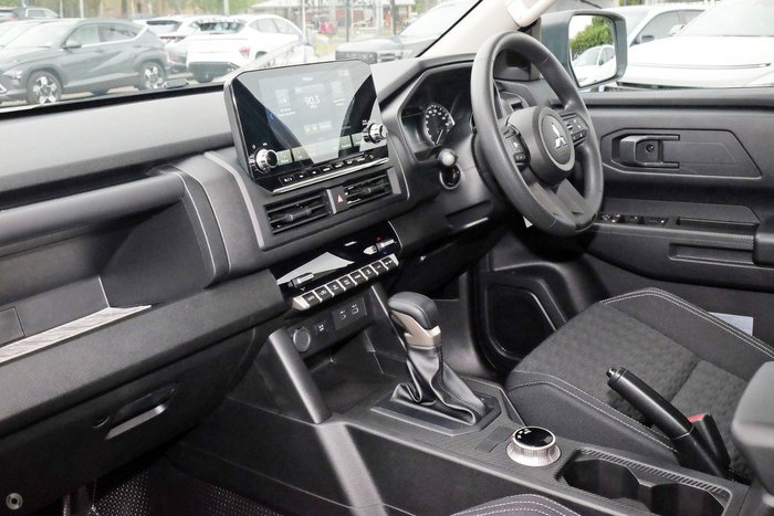 2025 Mitsubishi Triton GLX+ MV MY25 4X4 Dual Range White