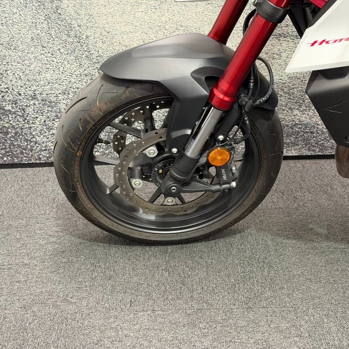 2023 Honda 2023 Honda NAKED CB750 (Hornet) White