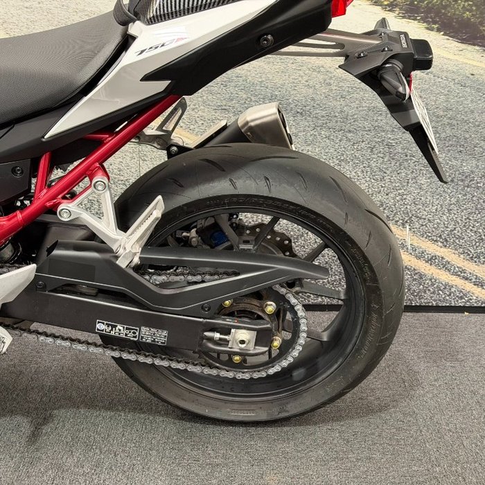 2023 Honda 2023 Honda NAKED CB750 (Hornet) White