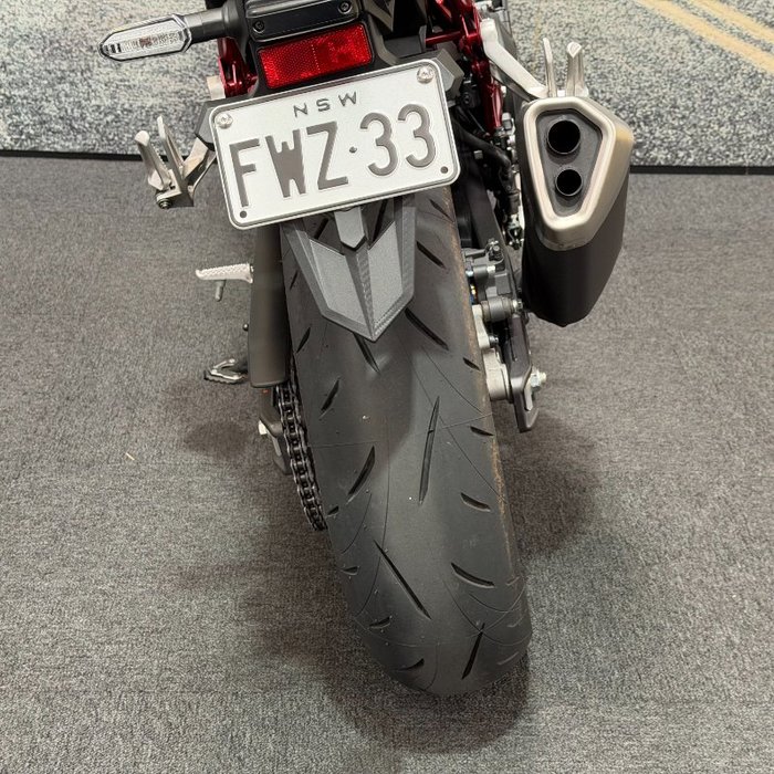 2023 Honda 2023 Honda NAKED CB750 (Hornet) White