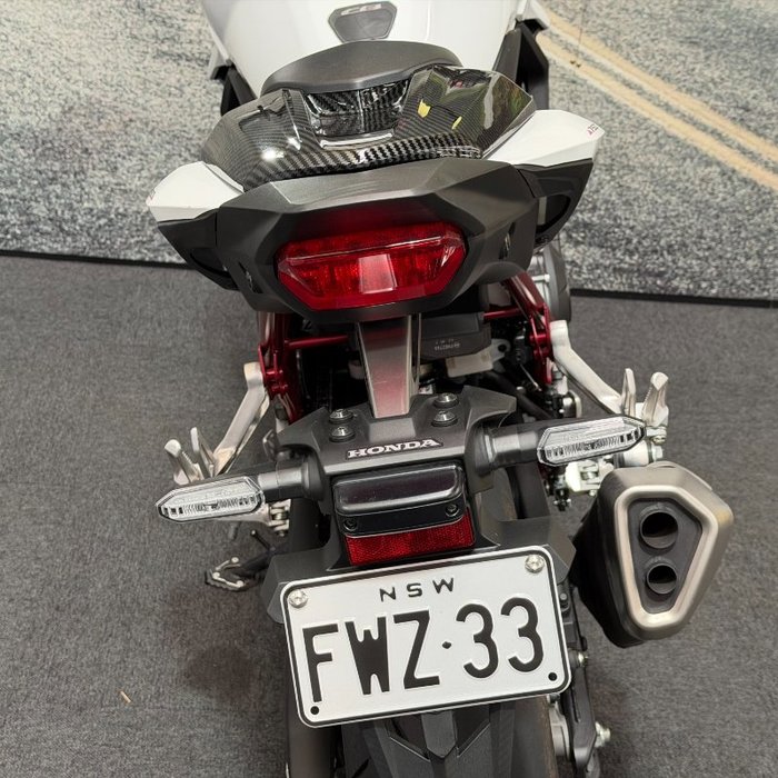 2023 Honda 2023 Honda NAKED CB750 (Hornet) White