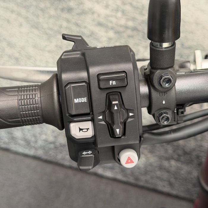 2023 Honda 2023 Honda NAKED CB750 (Hornet) White